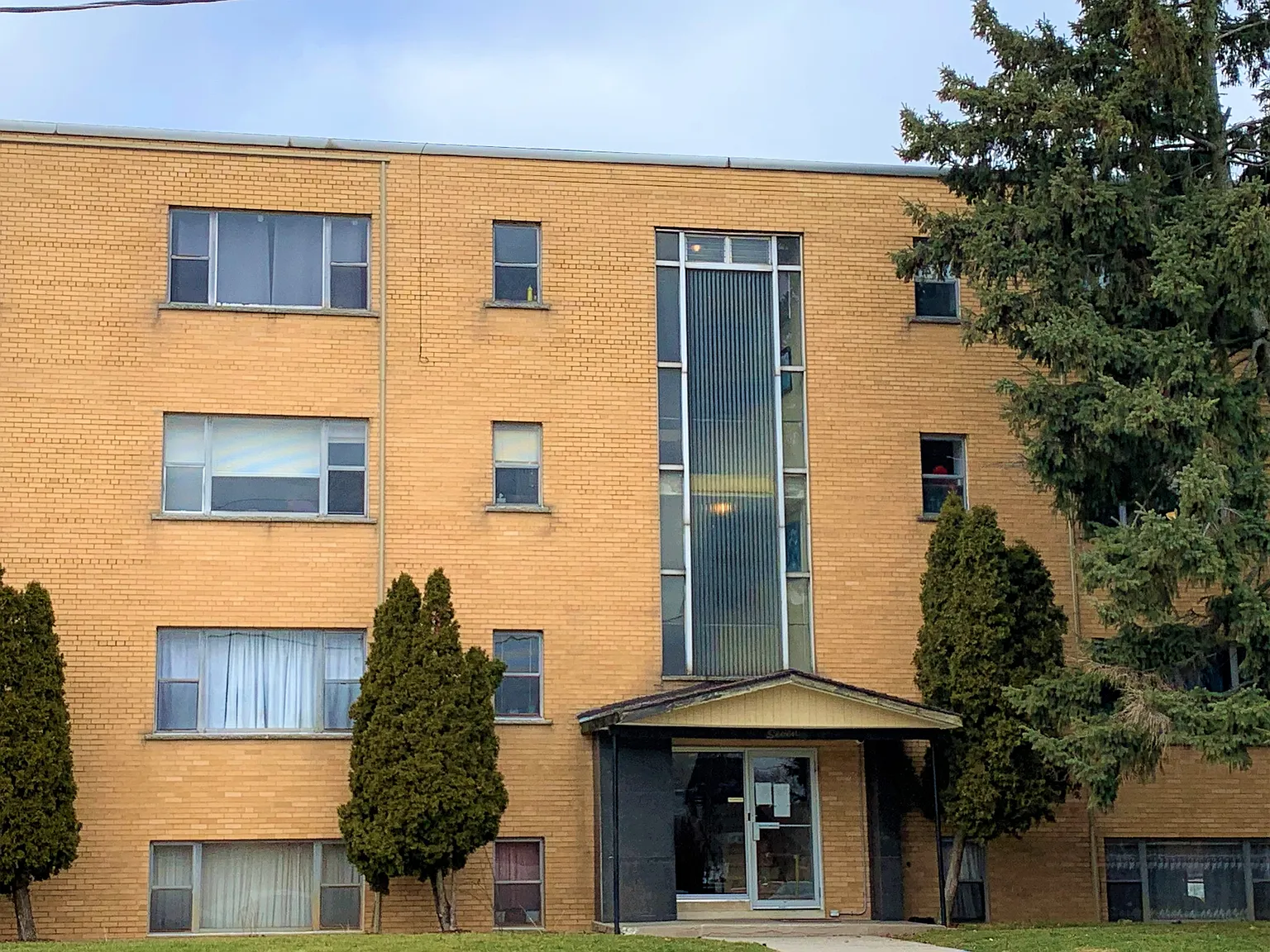 7 Osler Ct #1-Bedroom photo 1