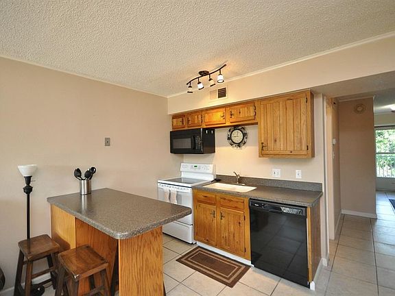 3rd image of 500 N Market St #219