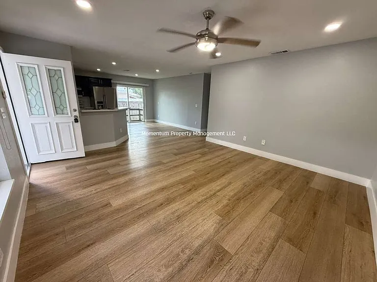 6409 N 41st St — Photo 3