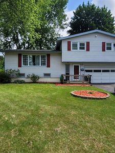 211 Riverine Rd, Liverpool, NY, 13090
