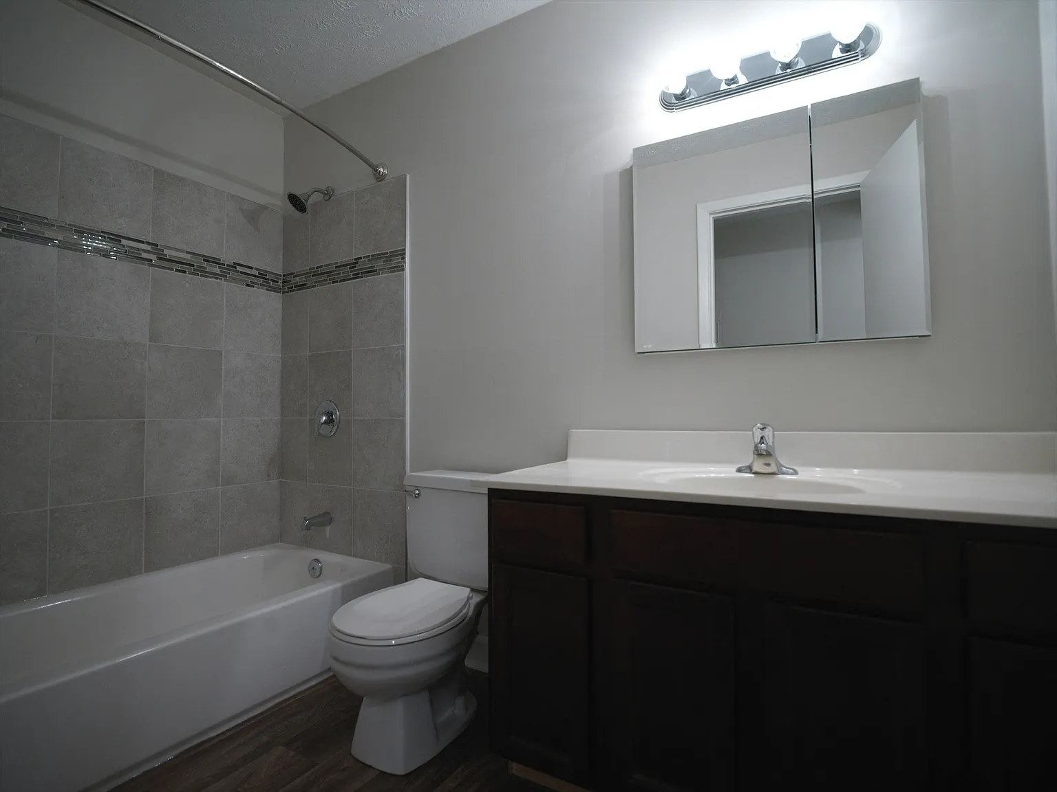 Poplar Terrace Apartments — Photo 4