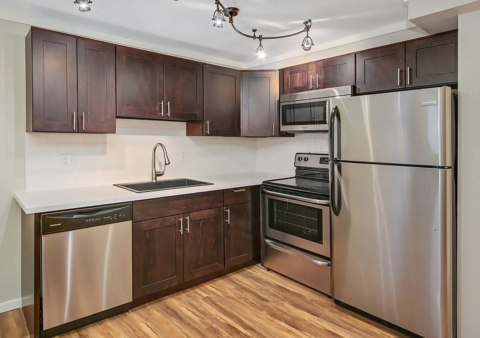 Granview Apartments — Photo 2