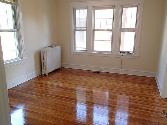 5th image of 2919 Hawthorne Ave
