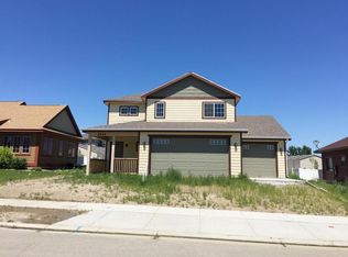 2714 Chokecherry St, Williston, ND 58801