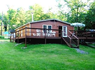 4 Lake Front Dr, Greentown, PA 18426