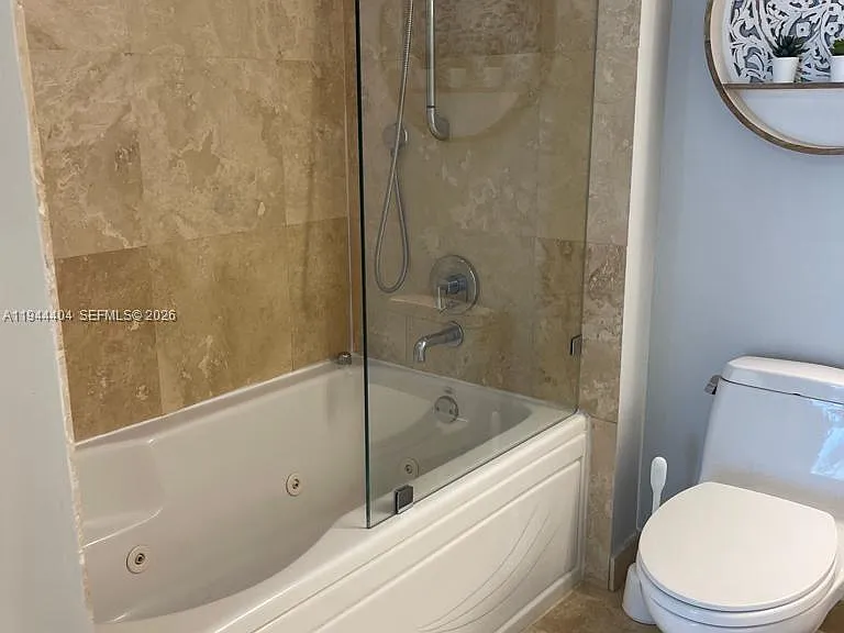41 SE 5th St #1215 — Photo 6