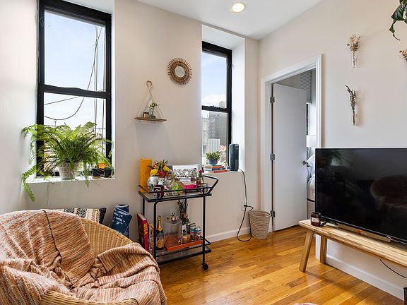 3rd image of 55 Delancey St APT 5D