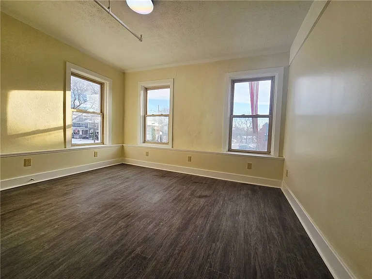 27 E Main St #201 — Photo 12