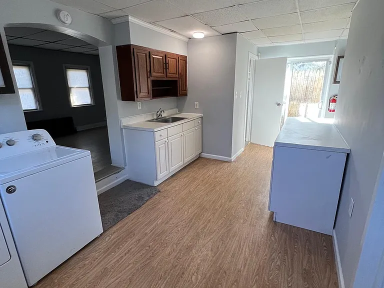237 Clearfield Ave — Photo 4