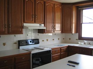 598 Pacific Ave, Perth Amboy, NJ 08861