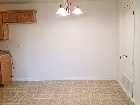 4th image of 1551 Westbury Way APT B