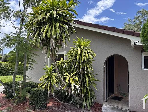 12761 Westhampton Cir