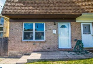 121 Randall St, Crum Lynne, PA 19022