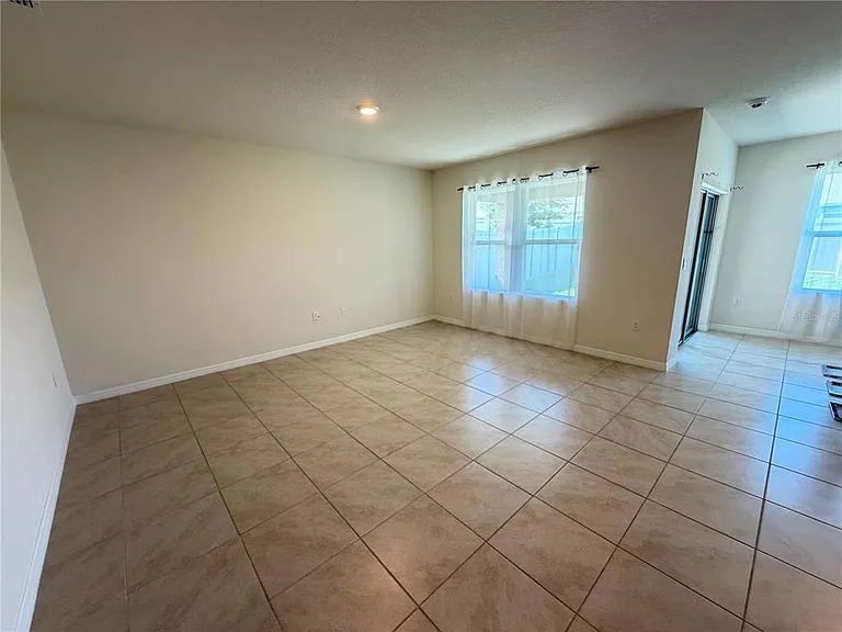 4063 Alissa Ln — Photo 8