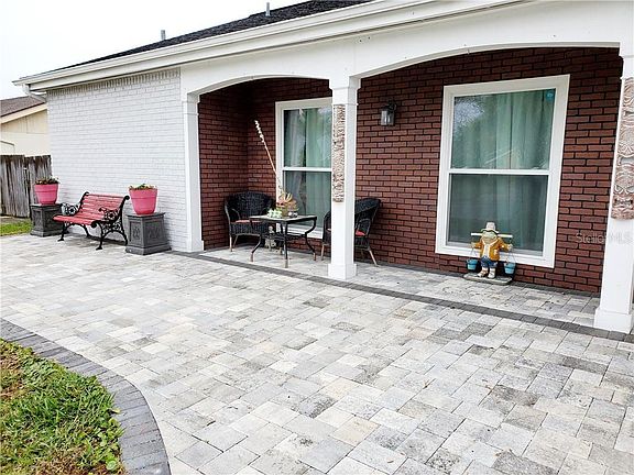 3rd image of 3740 Pinehurst Dr