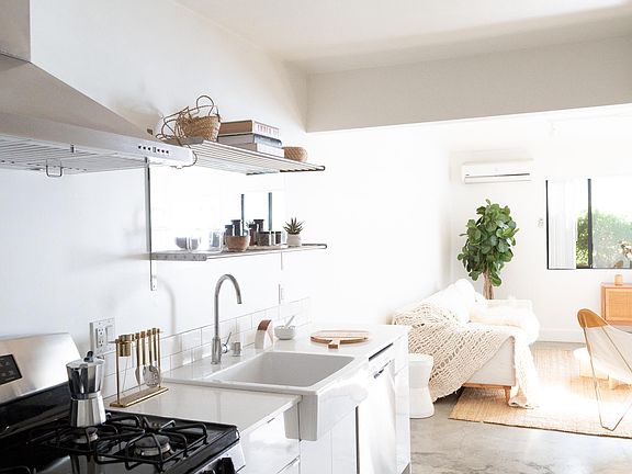 4th image of 208 S. Avenue 58