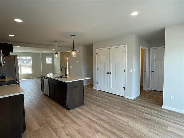 3 bed, 2.5 bath, $3,000 — Photo 4