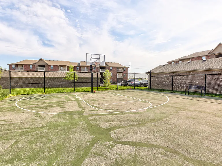 Shelby Oaks Apartments — Photo 36