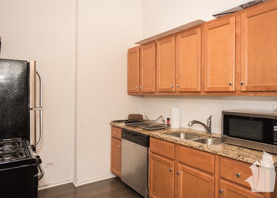 1st image of 2049 N Hoyne Ave APT Gn