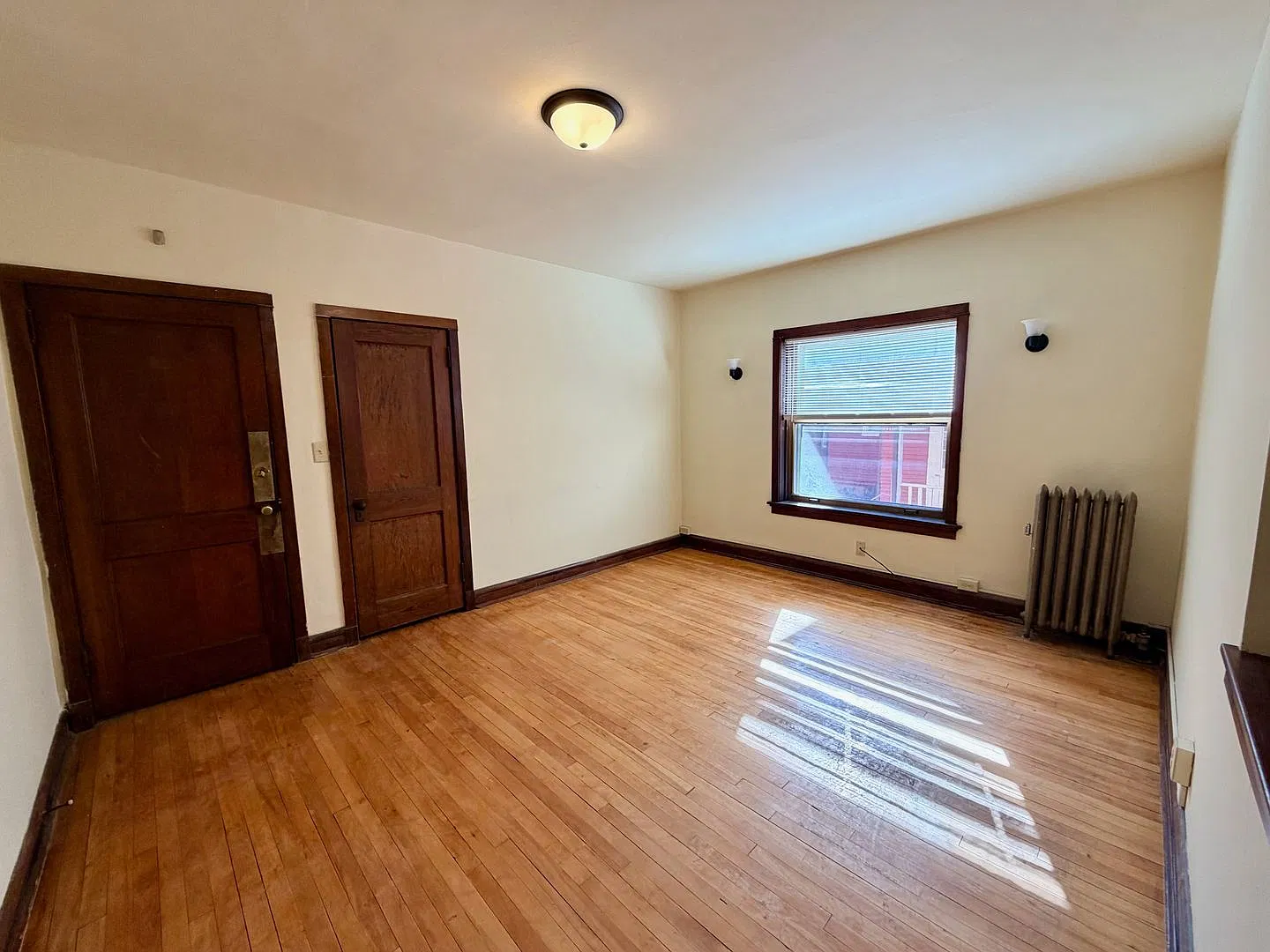 10 E. Gorham — Photo 2