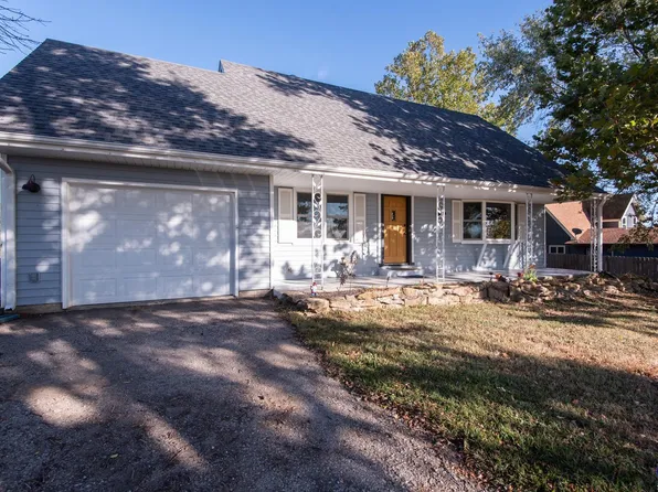 9684 Cheyenne Rd, Meriden, KS 66512