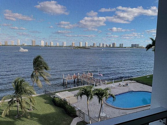 5th image of 105 Paradise Harbour Blvd APT 503