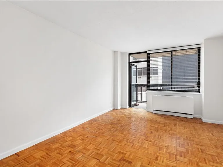 403 E 62nd St #5C — Photo 4