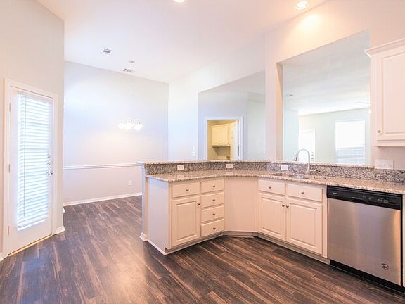 5th image of 4044 Lamorna Dr