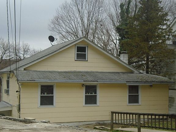 3rd image of 54 Ellen Ave