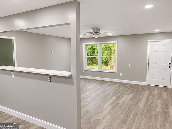 3rd image of 1030 Wesley Ln