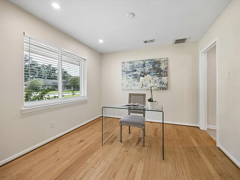 8922 Springview Ln — Photo 16