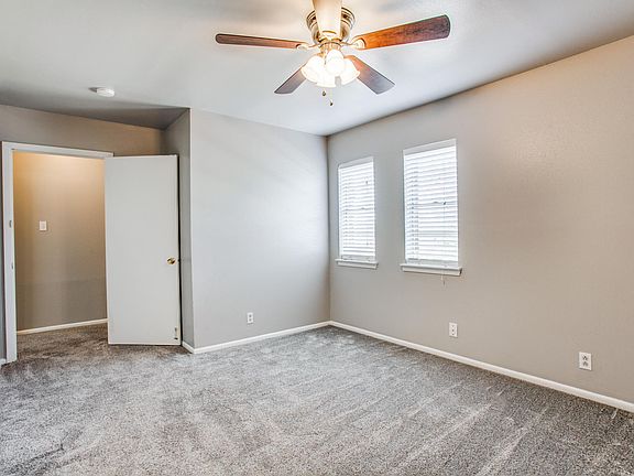 5th image of 1018 Fabulous Dr APT C