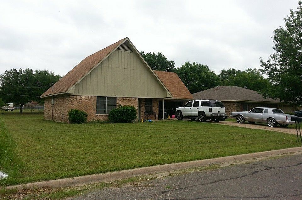 1st image of 3213 Louis Ave