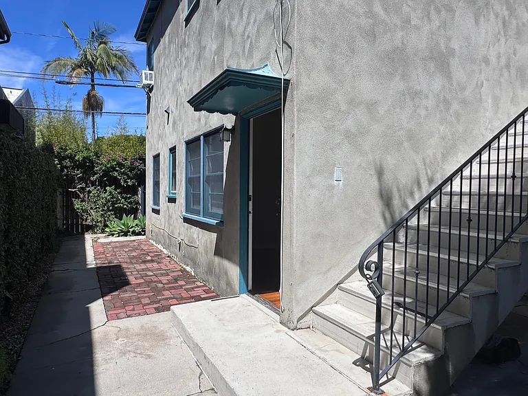 1043 Grant St #C — Photo 10