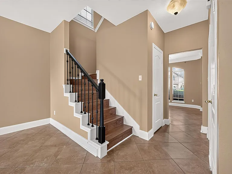 4011 Alexis Cir — Photo 24