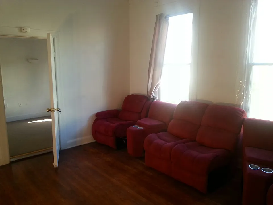 525 Wyanoke Ave #A