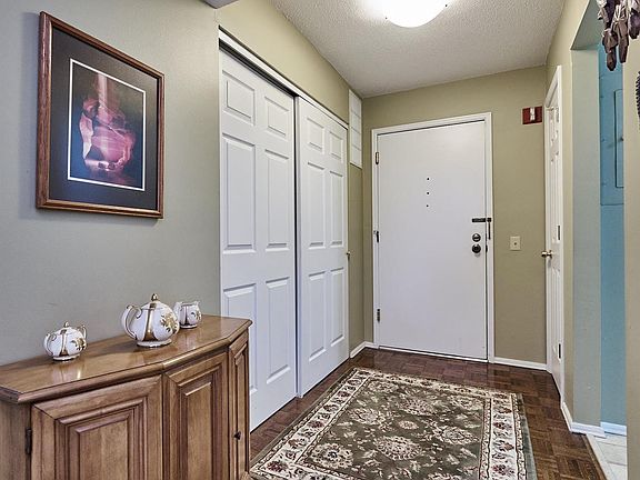 5th image of 514 Coeur De Royale Dr APT 407