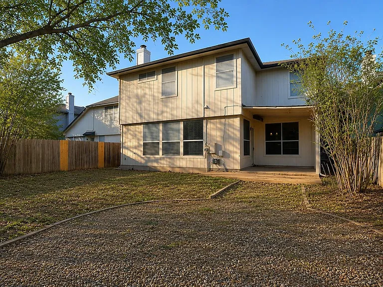 13461 Gent Dr — Photo 2