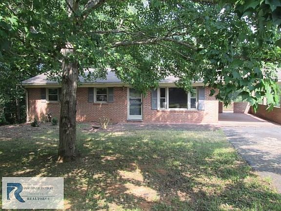 2nd image of 80 Lincoln Ct