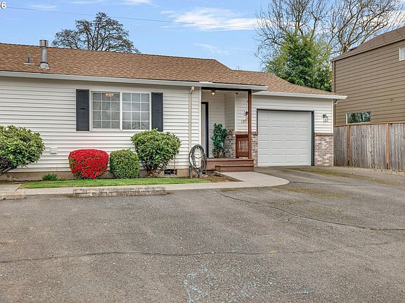 3rd image of 13716 SE Linden Ln #1