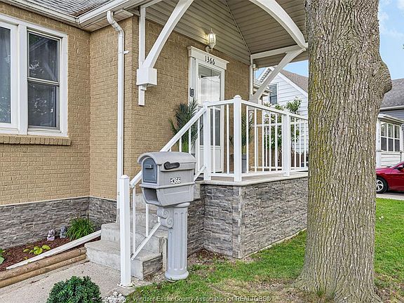 2nd image of 1366 Lillian Ave