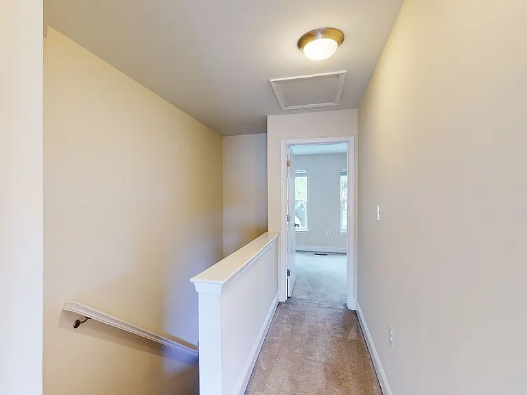 720 Barnes St NE — Photo 24