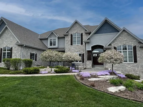 7154 West Concord Creek DRIVE, Mequon, WI 53092
