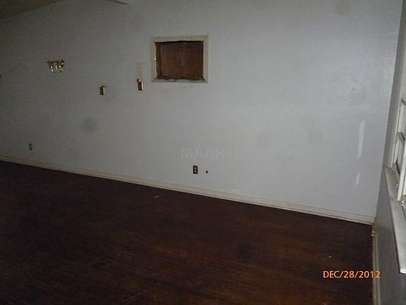 2nd image of 1530 Elkwood St