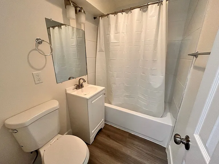 6128 Gotham St — Photo 3