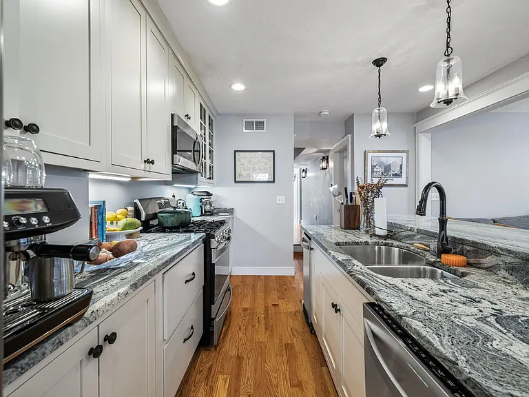 228 Havre St #3 — Photo 23