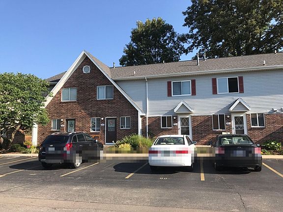 3rd image of 92 Carriage Ln SW