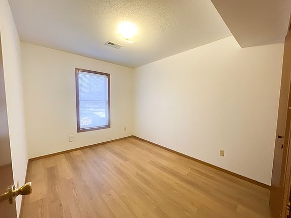 4th image of 1589 Belair Dr APT 12