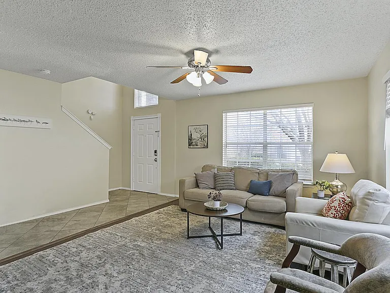 8101 Flowertree Dr — Photo 2