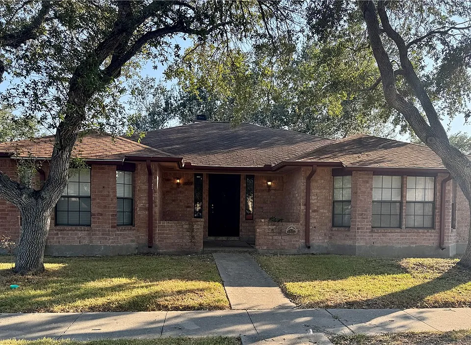 3009 Hilldale Dr
